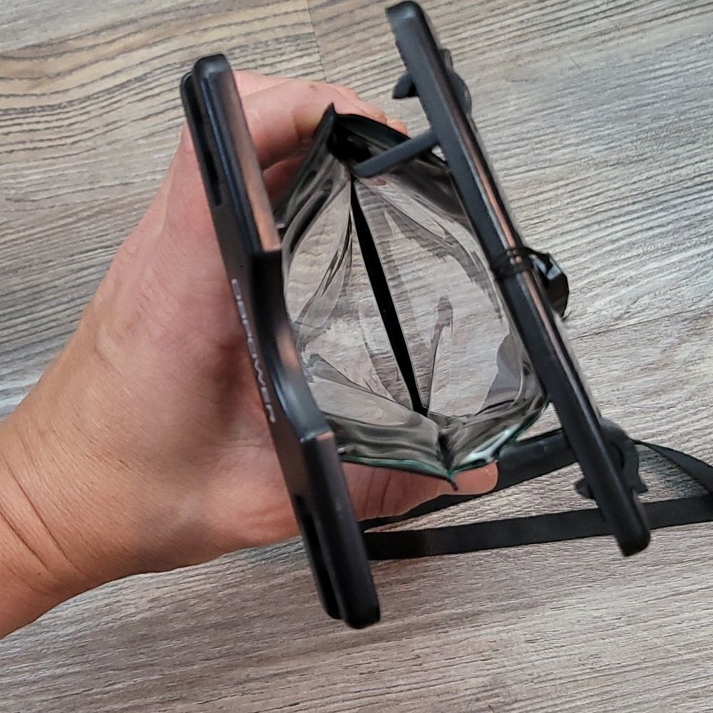 Waterproof Phone Case - Picture 3 of 4
